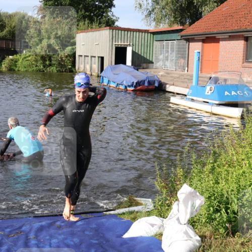 31.08.2025 - Elbe Triathlon Hamburg Luisa Fischer http://msf.ph/oto/8681381 31.08.2025 09:31:51 Schwimmen 787, 800, 866, 876, 913 meine-sportfotos.de