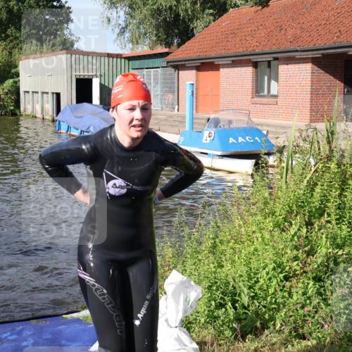 31.08.2025 - Elbe Triathlon Hamburg Luisa Fischer http://msf.ph/oto/8681407 31.08.2025 09:32:09 Schwimmen 779, 804, 825, 826, 911 meine-sportfotos.de