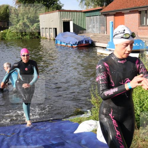 31.08.2025 - Elbe Triathlon Hamburg Luisa Fischer http://msf.ph/oto/8681424 31.08.2025 09:32:20 Schwimmen 803, 808, 826, 911 meine-sportfotos.de