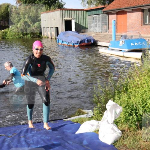 31.08.2025 - Elbe Triathlon Hamburg Luisa Fischer http://msf.ph/oto/8681427 31.08.2025 09:32:20 Schwimmen 803, 808, 826, 911 meine-sportfotos.de