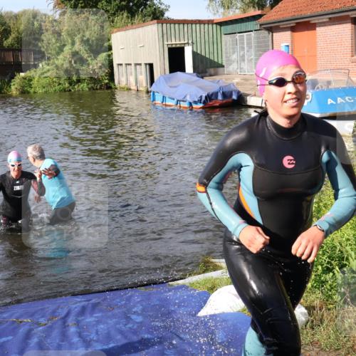 31.08.2025 - Elbe Triathlon Hamburg Luisa Fischer http://msf.ph/oto/8681433 31.08.2025 09:32:21 Schwimmen 803, 808, 826, 911 meine-sportfotos.de