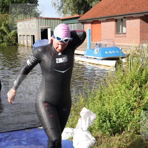31.08.2025 - Elbe Triathlon Hamburg Luisa Fischer http://msf.ph/oto/8681455 31.08.2025 09:32:25 Schwimmen 808 meine-sportfotos.de