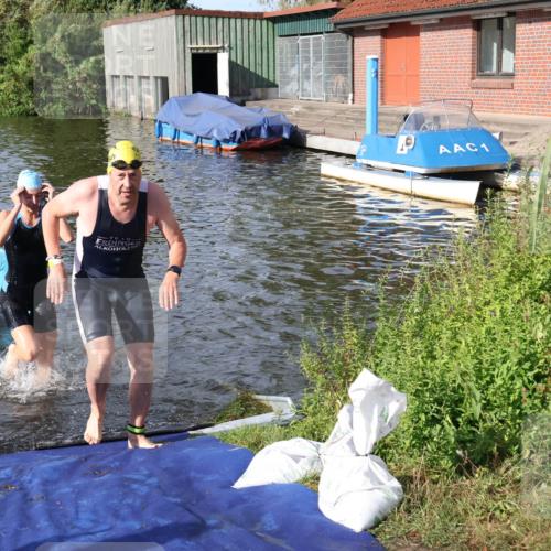 31.08.2025 - Elbe Triathlon Hamburg Luisa Fischer http://msf.ph/oto/8681494 31.08.2025 09:33:20 Schwimmen 749, 792, 881 meine-sportfotos.de
