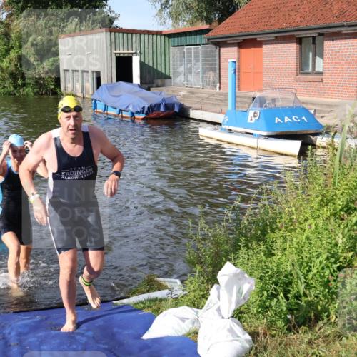 31.08.2025 - Elbe Triathlon Hamburg Luisa Fischer http://msf.ph/oto/8681496 31.08.2025 09:33:20 Schwimmen 749, 792, 881 meine-sportfotos.de
