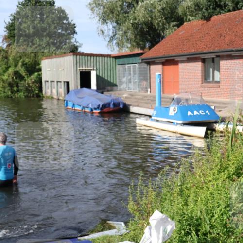 31.08.2025 - Elbe Triathlon Hamburg Luisa Fischer http://msf.ph/oto/8681515 31.08.2025 09:33:24 Schwimmen 749, 792, 881 meine-sportfotos.de