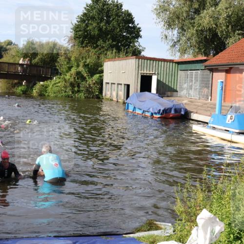 31.08.2025 - Elbe Triathlon Hamburg Luisa Fischer http://msf.ph/oto/8681524 31.08.2025 09:33:56 Schwimmen 842, 906 meine-sportfotos.de