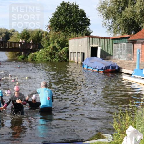 31.08.2025 - Elbe Triathlon Hamburg Luisa Fischer http://msf.ph/oto/8681532 31.08.2025 09:33:58 Schwimmen 842, 868, 906 meine-sportfotos.de