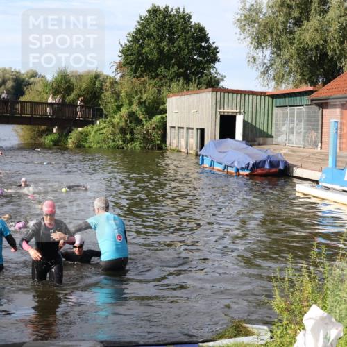 31.08.2025 - Elbe Triathlon Hamburg Luisa Fischer http://msf.ph/oto/8681533 31.08.2025 09:33:58 Schwimmen 842, 868, 906 meine-sportfotos.de