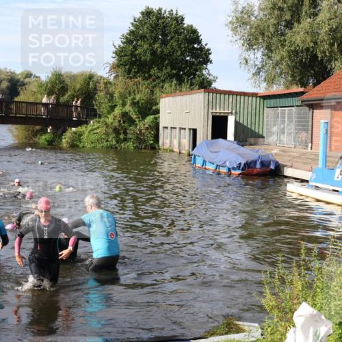 31.08.2025 - Elbe Triathlon Hamburg Luisa Fischer http://msf.ph/oto/8681535 31.08.2025 09:33:59 Schwimmen 842, 868, 906 meine-sportfotos.de
