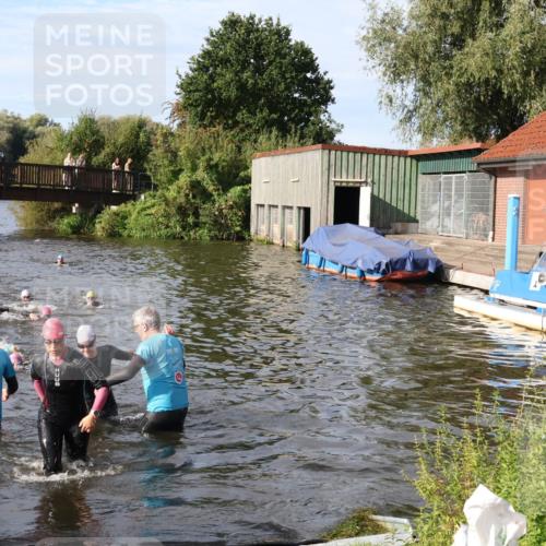 31.08.2025 - Elbe Triathlon Hamburg Luisa Fischer http://msf.ph/oto/8681536 31.08.2025 09:33:59 Schwimmen 842, 868, 906 meine-sportfotos.de