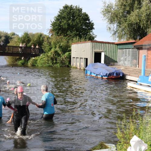 31.08.2025 - Elbe Triathlon Hamburg Luisa Fischer http://msf.ph/oto/8681541 31.08.2025 09:34:00 Schwimmen 842, 844, 868, 906 meine-sportfotos.de