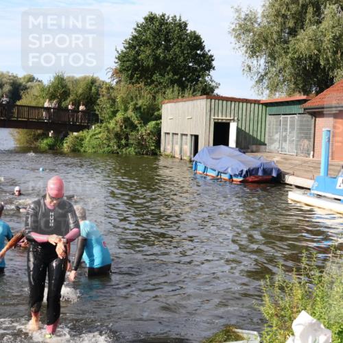 31.08.2025 - Elbe Triathlon Hamburg Luisa Fischer http://msf.ph/oto/8681547 31.08.2025 09:34:01 Schwimmen 842, 844, 868, 906 meine-sportfotos.de