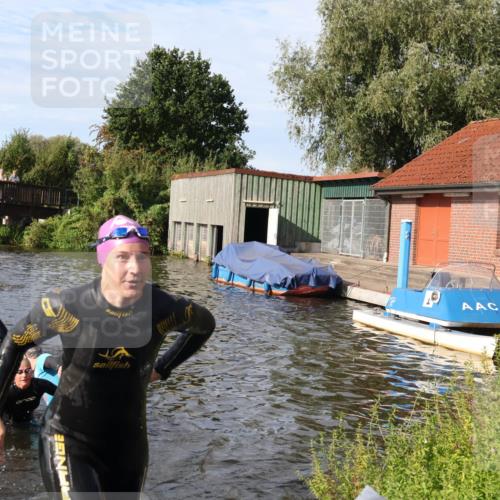 31.08.2025 - Elbe Triathlon Hamburg Luisa Fischer http://msf.ph/oto/8681580 31.08.2025 09:34:08 Schwimmen 816, 842, 844, 859, 868, 878, 915 meine-sportfotos.de