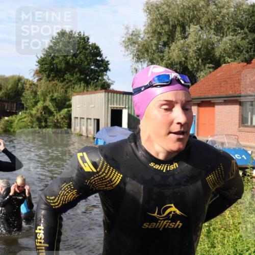 31.08.2025 - Elbe Triathlon Hamburg Luisa Fischer http://msf.ph/oto/8681582 31.08.2025 09:34:09 Schwimmen 816, 828, 842, 844, 859, 868, 878, 915 meine-sportfotos.de