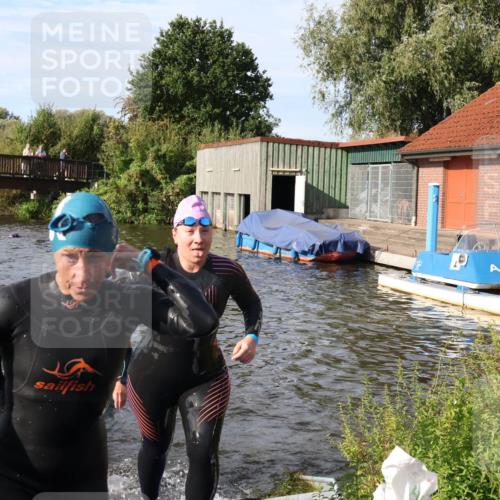 31.08.2025 - Elbe Triathlon Hamburg Luisa Fischer http://msf.ph/oto/8681610 31.08.2025 09:34:17 Schwimmen 777, 816, 820, 828, 878, 901, 915, 920 meine-sportfotos.de