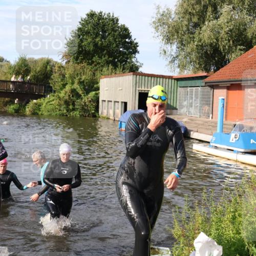 31.08.2025 - Elbe Triathlon Hamburg Luisa Fischer http://msf.ph/oto/8681630 31.08.2025 09:34:21 Schwimmen 777, 820, 828, 878, 901, 915, 920 meine-sportfotos.de