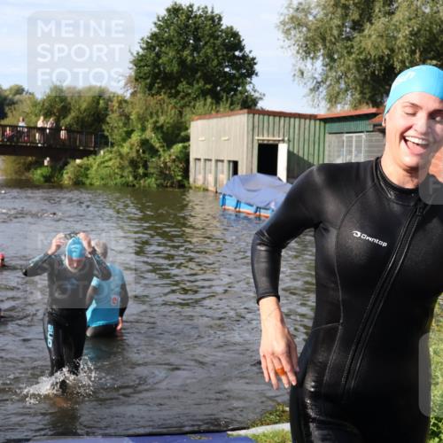 31.08.2025 - Elbe Triathlon Hamburg Luisa Fischer http://msf.ph/oto/8681667 31.08.2025 09:34:36 Schwimmen 850, 880, 890, 902 meine-sportfotos.de