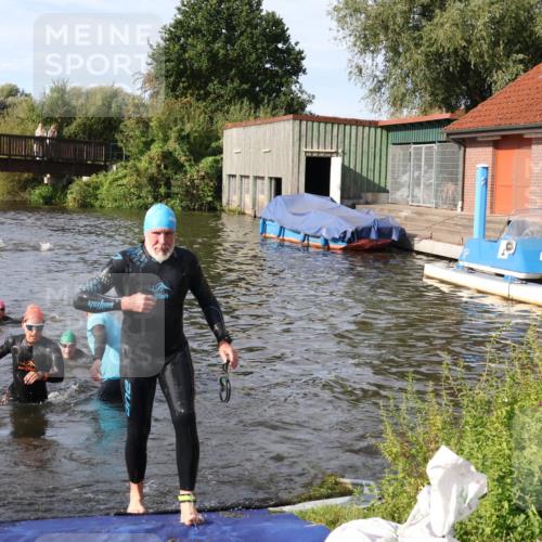 31.08.2025 - Elbe Triathlon Hamburg Luisa Fischer http://msf.ph/oto/8681678 31.08.2025 09:34:38 Schwimmen 850, 880, 890, 902 meine-sportfotos.de