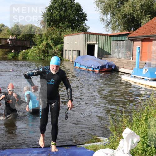 31.08.2025 - Elbe Triathlon Hamburg Luisa Fischer http://msf.ph/oto/8681679 31.08.2025 09:34:38 Schwimmen 850, 880, 890, 902 meine-sportfotos.de