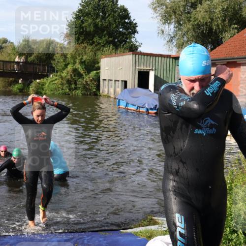 31.08.2025 - Elbe Triathlon Hamburg Luisa Fischer http://msf.ph/oto/8681691 31.08.2025 09:34:41 Schwimmen 850, 890, 902, 912 meine-sportfotos.de