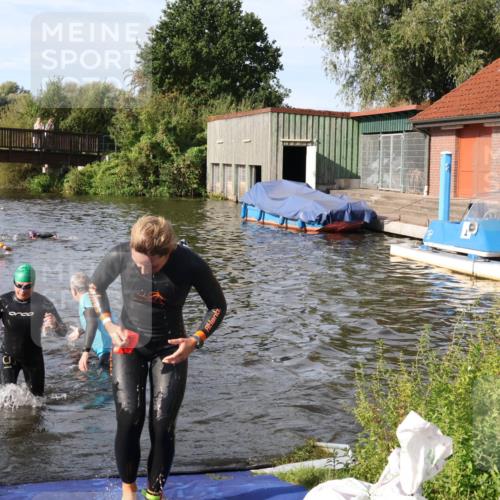 31.08.2025 - Elbe Triathlon Hamburg Luisa Fischer http://msf.ph/oto/8681698 31.08.2025 09:34:42 Schwimmen 850, 890, 902, 912 meine-sportfotos.de