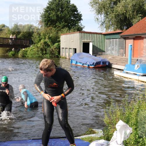 31.08.2025 - Elbe Triathlon Hamburg Luisa Fischer http://msf.ph/oto/8681699 31.08.2025 09:34:42 Schwimmen 850, 890, 902, 912 meine-sportfotos.de