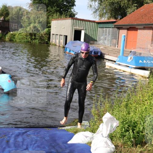 31.08.2025 - Elbe Triathlon Hamburg Luisa Fischer http://msf.ph/oto/8681816 31.08.2025 09:35:18 Schwimmen 762, 781, 914 meine-sportfotos.de