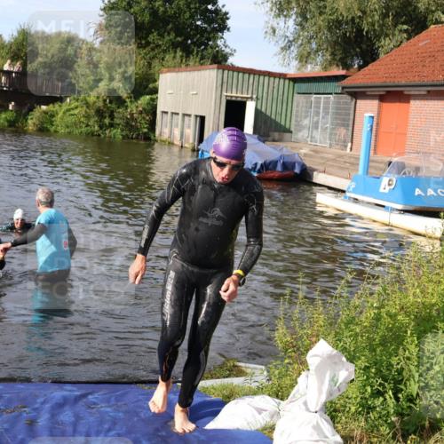 31.08.2025 - Elbe Triathlon Hamburg Luisa Fischer http://msf.ph/oto/8681823 31.08.2025 09:35:19 Schwimmen 762, 781, 903, 914 meine-sportfotos.de