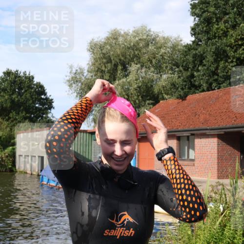 31.08.2025 - Elbe Triathlon Hamburg Luisa Fischer http://msf.ph/oto/8681865 31.08.2025 09:36:06 Schwimmen 824 meine-sportfotos.de