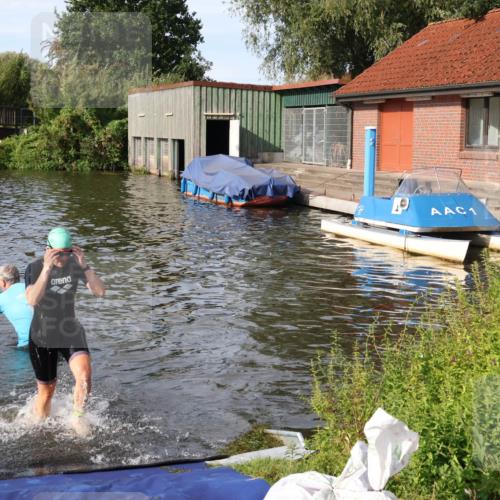 31.08.2025 - Elbe Triathlon Hamburg Luisa Fischer http://msf.ph/oto/8681868 31.08.2025 09:36:15 Schwimmen 847, 856, 899 meine-sportfotos.de