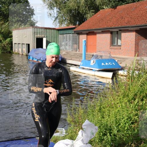 31.08.2025 - Elbe Triathlon Hamburg Luisa Fischer http://msf.ph/oto/8681889 31.08.2025 09:36:23 Schwimmen 807, 847, 899, 926 meine-sportfotos.de