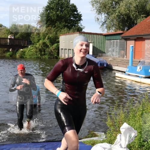 31.08.2025 - Elbe Triathlon Hamburg Luisa Fischer http://msf.ph/oto/8681922 31.08.2025 09:36:36 Schwimmen 765, 807, 822, 926 meine-sportfotos.de