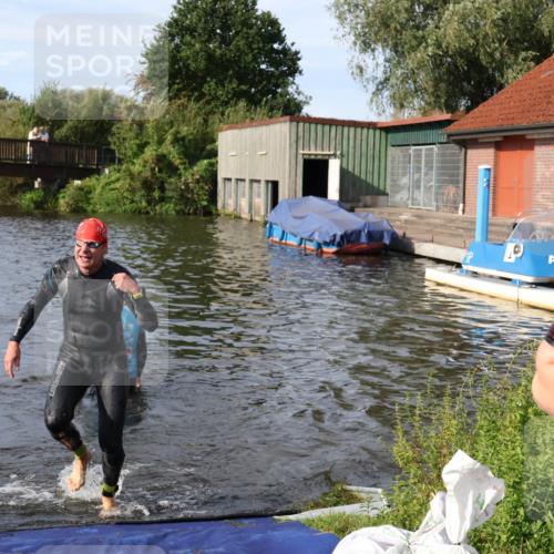 31.08.2025 - Elbe Triathlon Hamburg Luisa Fischer http://msf.ph/oto/8681925 31.08.2025 09:36:37 Schwimmen 765, 822 meine-sportfotos.de