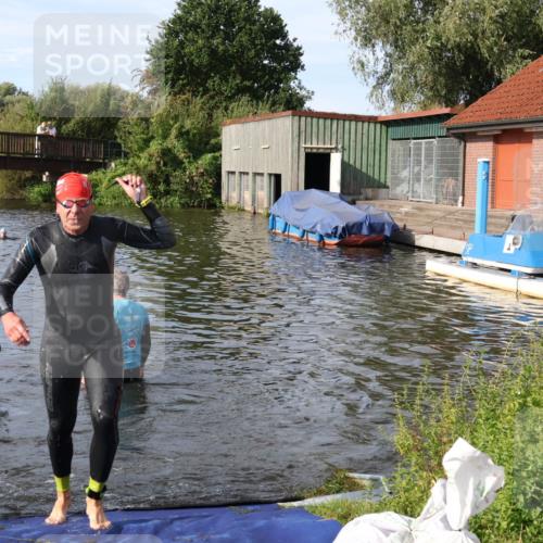 31.08.2025 - Elbe Triathlon Hamburg Luisa Fischer http://msf.ph/oto/8681929 31.08.2025 09:36:38 Schwimmen 765, 822 meine-sportfotos.de