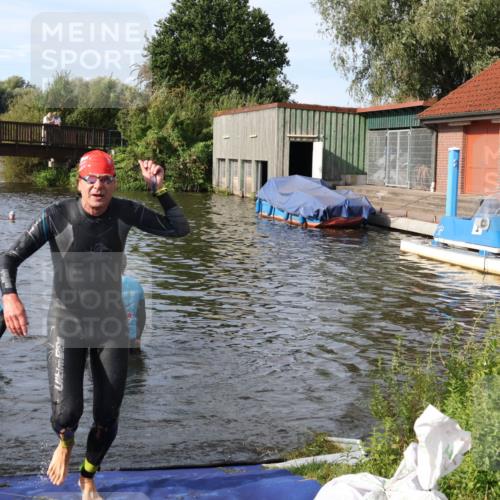 31.08.2025 - Elbe Triathlon Hamburg Luisa Fischer http://msf.ph/oto/8681930 31.08.2025 09:36:38 Schwimmen 765, 822 meine-sportfotos.de