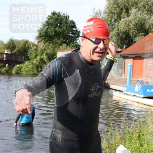 31.08.2025 - Elbe Triathlon Hamburg Luisa Fischer http://msf.ph/oto/8681938 31.08.2025 09:36:40 Schwimmen 765, 822 meine-sportfotos.de