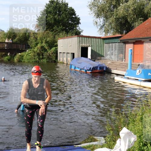 31.08.2025 - Elbe Triathlon Hamburg Luisa Fischer http://msf.ph/oto/8681949 31.08.2025 09:36:51 Schwimmen 861, 894 meine-sportfotos.de