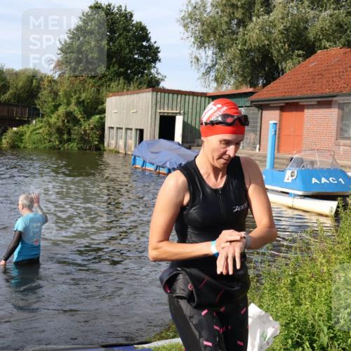 31.08.2025 - Elbe Triathlon Hamburg Luisa Fischer http://msf.ph/oto/8681956 31.08.2025 09:36:52 Schwimmen 861, 892, 894 meine-sportfotos.de