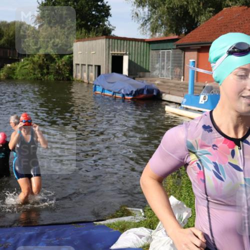 31.08.2025 - Elbe Triathlon Hamburg Luisa Fischer http://msf.ph/oto/8682008 31.08.2025 09:37:17 Schwimmen 799, 809, 836, 921, 931 meine-sportfotos.de