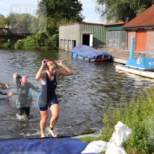 31.08.2025 - Elbe Triathlon Hamburg Luisa Fischer http://msf.ph/oto/8682012 31.08.2025 09:37:18 Schwimmen 799, 809, 836, 921, 931 meine-sportfotos.de