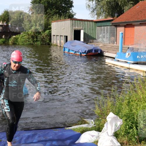 31.08.2025 - Elbe Triathlon Hamburg Luisa Fischer http://msf.ph/oto/8682025 31.08.2025 09:37:21 Schwimmen 809, 836, 921, 931 meine-sportfotos.de