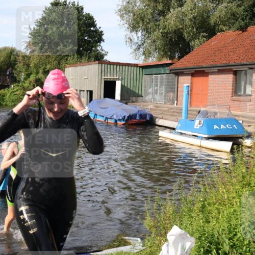 31.08.2025 - Elbe Triathlon Hamburg Luisa Fischer http://msf.ph/oto/8682034 31.08.2025 09:37:25 Schwimmen 809, 836, 921 meine-sportfotos.de