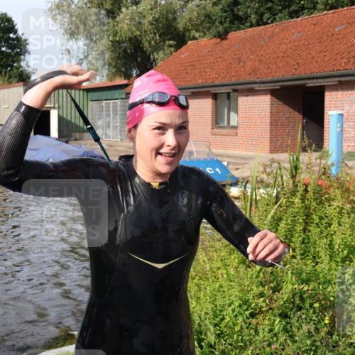 31.08.2025 - Elbe Triathlon Hamburg Luisa Fischer http://msf.ph/oto/8682038 31.08.2025 09:37:26 Schwimmen 809, 836 meine-sportfotos.de