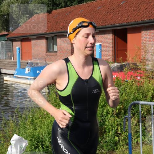 31.08.2025 - Elbe Triathlon Hamburg Luisa Fischer http://msf.ph/oto/8682043 31.08.2025 09:37:28 Schwimmen 809, 836 meine-sportfotos.de
