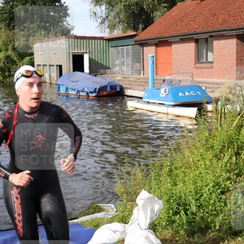 31.08.2025 - Elbe Triathlon Hamburg Luisa Fischer http://msf.ph/oto/8682052 31.08.2025 09:37:45 Schwimmen 801, 810, 871 meine-sportfotos.de