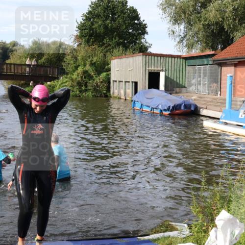 31.08.2025 - Elbe Triathlon Hamburg Luisa Fischer http://msf.ph/oto/8682059 31.08.2025 09:37:52 Schwimmen 801, 870 meine-sportfotos.de