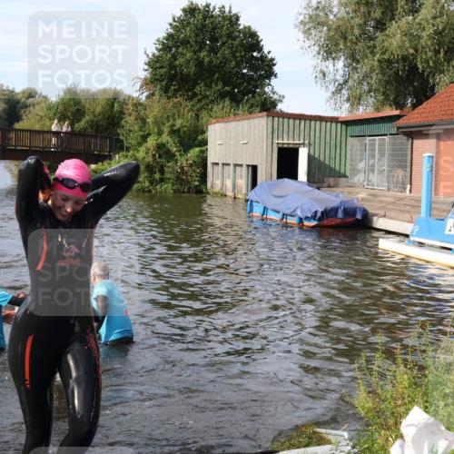 31.08.2025 - Elbe Triathlon Hamburg Luisa Fischer http://msf.ph/oto/8682061 31.08.2025 09:37:52 Schwimmen 801, 870 meine-sportfotos.de