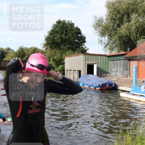 31.08.2025 - Elbe Triathlon Hamburg Luisa Fischer http://msf.ph/oto/8682066 31.08.2025 09:37:53 Schwimmen 801, 870, 907 meine-sportfotos.de