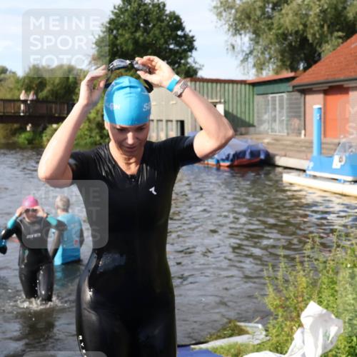 31.08.2025 - Elbe Triathlon Hamburg Luisa Fischer http://msf.ph/oto/8682092 31.08.2025 09:38:06 Schwimmen 812, 814, 879, 907 meine-sportfotos.de