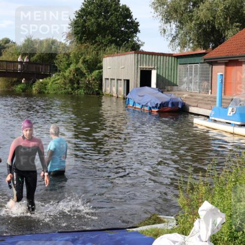 31.08.2025 - Elbe Triathlon Hamburg Luisa Fischer http://msf.ph/oto/8682124 31.08.2025 09:38:27 Schwimmen 789, 817 meine-sportfotos.de
